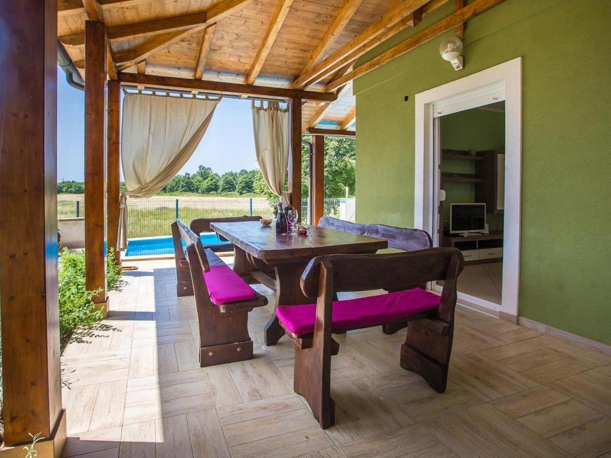 Holiday Home Tanja Pula Luaran gambar